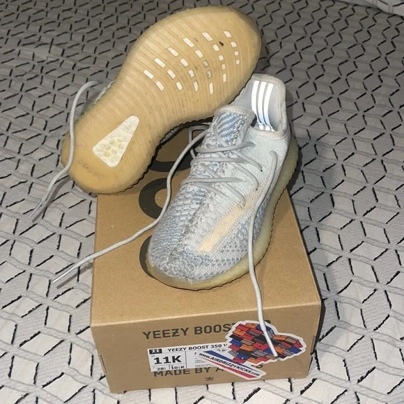 Yeezy Boost - Picture 1 of 3
